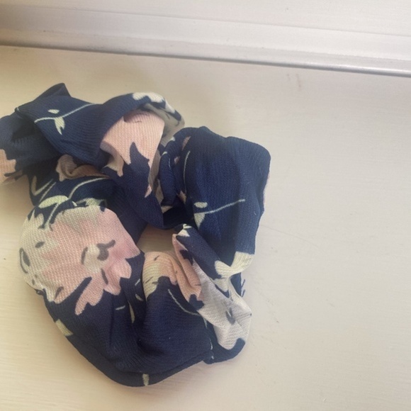 Anthropologie Blue Hair Scrunchies Bow Bundle - Picture 4 of 5